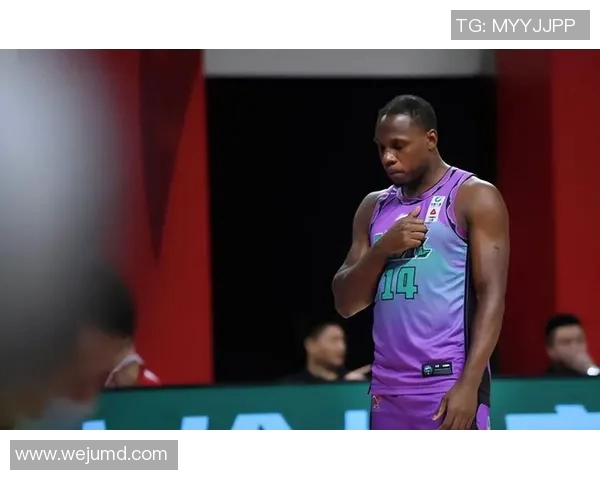 哈德森的传奇旅程：从篮球场到人生舞台的精彩转折与启示