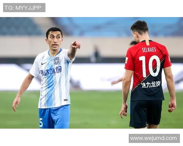 辛达卡拉与本菲卡比赛因故延迟引发球迷热议与关注