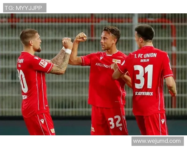 红牛与阿贾克斯的巅峰对决谁能在欧战中笑到最后 红牛与阿贾克斯的巅峰对决谁能在欧战中笑到最后